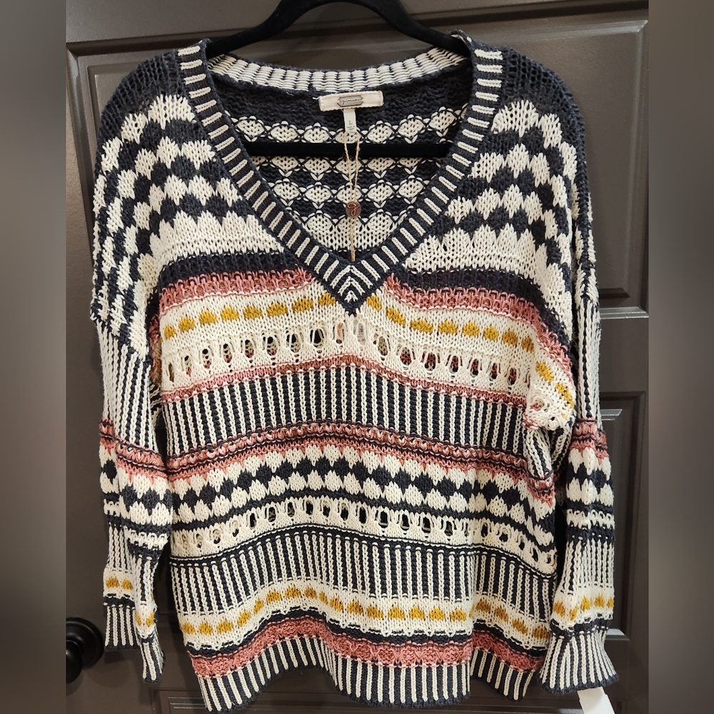 NWT BKE GIMMICKS Textured Mixed Knit Crochet Top Gray Pink Ecru Size L